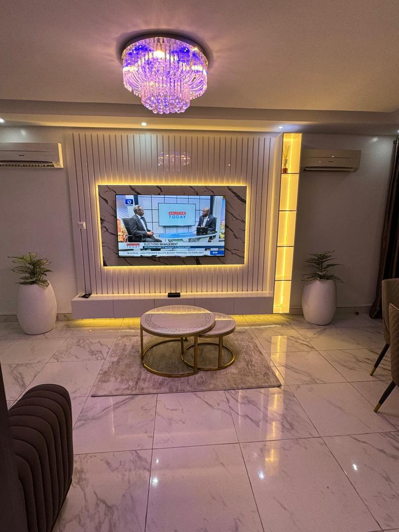 Luxurious Fully furnished 2 bedroom apartment for rent in Banana Island - Image 1